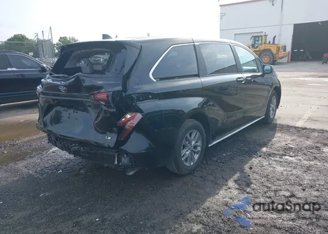 2025 Toyota Sienna Le из США, поврежденный, VIN 5TDKRKEC0SS237116